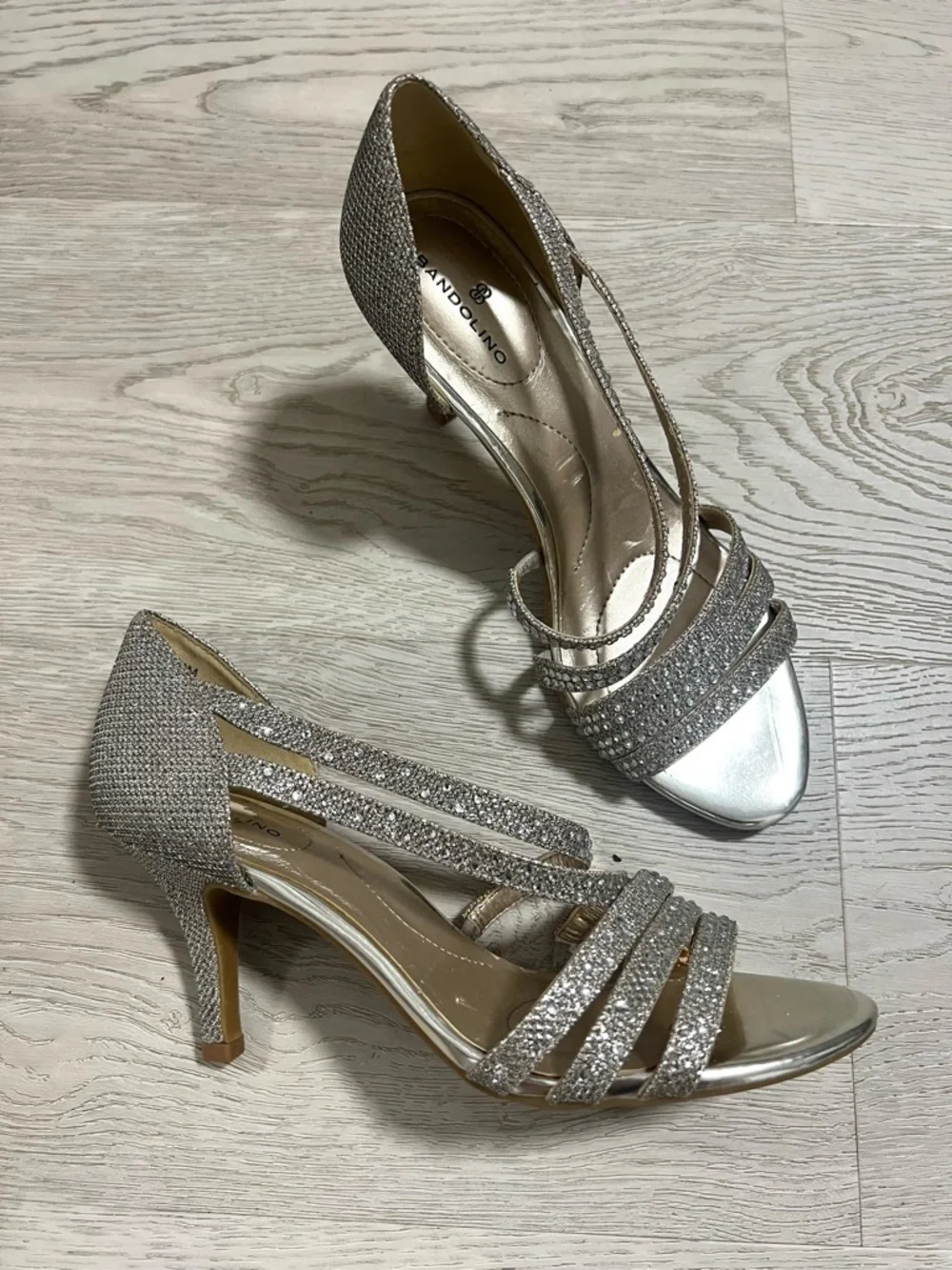Bandolino Silver Glitter Strappy Heels Pumps - Picture 2 of 2